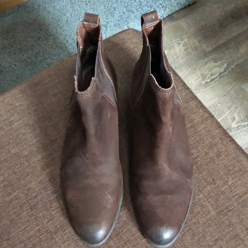Steve Madden Brown Suede Booties